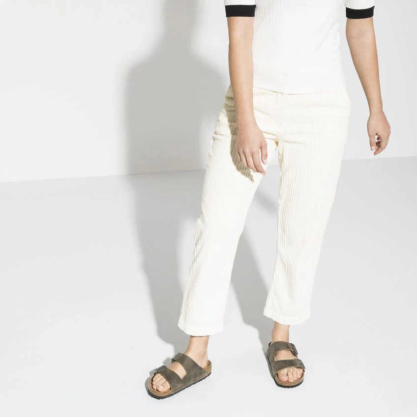 Arizona Oiled Leather in Faded Khaki (Soft Footbed) - Image 5