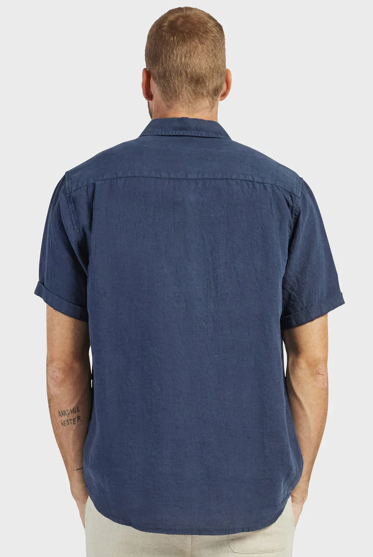 Hampton Linen Short Sleeve Shirt in Navy - Image 5