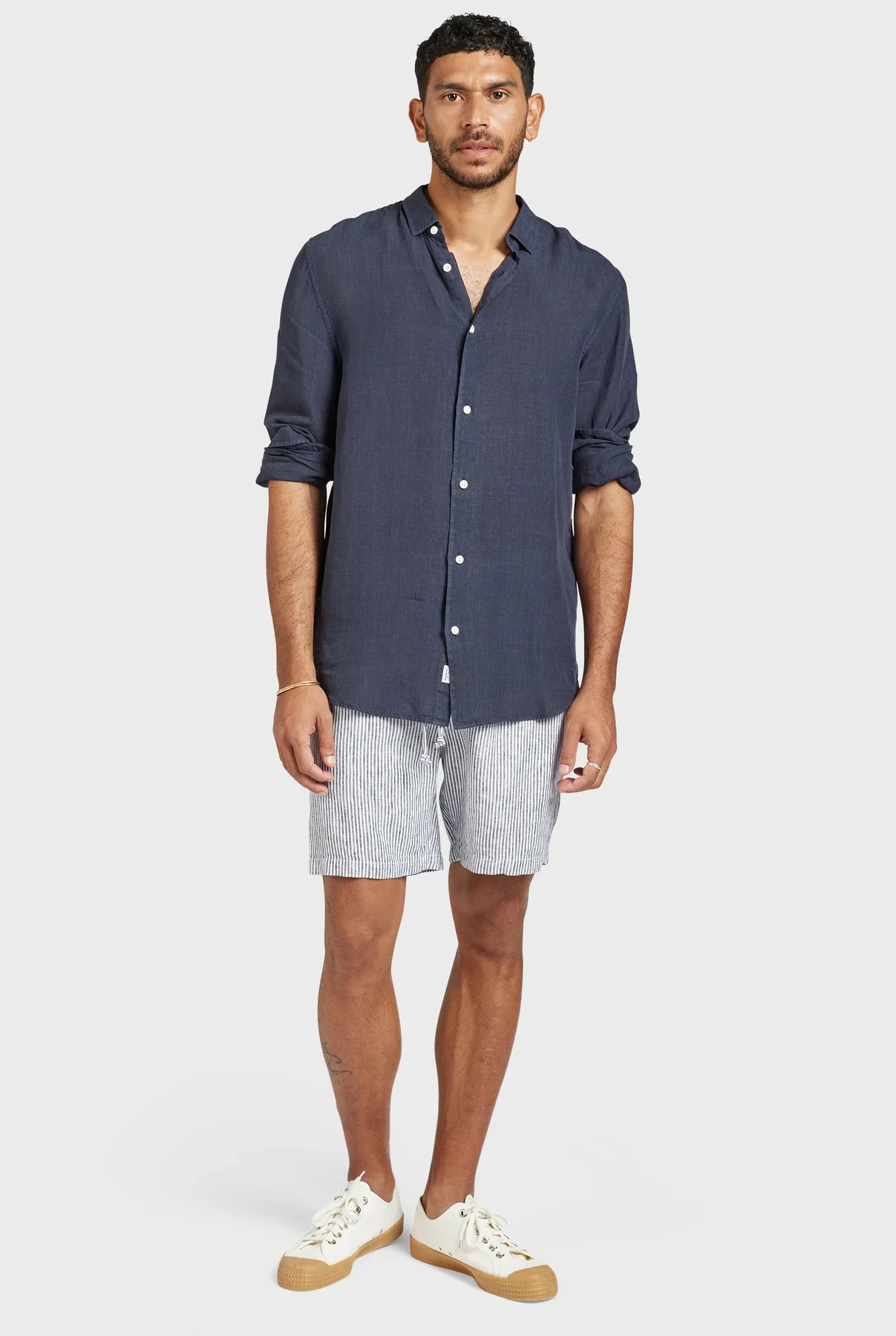 Mick Linen Shirt in Navy - Image 5