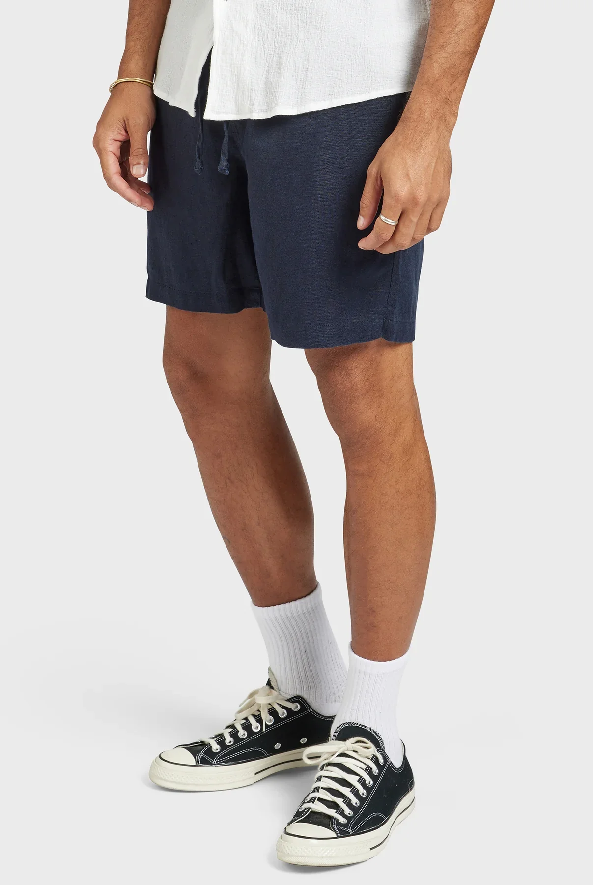 Riviera Linen Short in Navy - Image 3